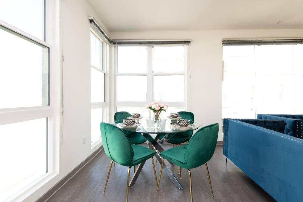 Centrally Located Apartments With Free Parking Глендейл Экстерьер фото