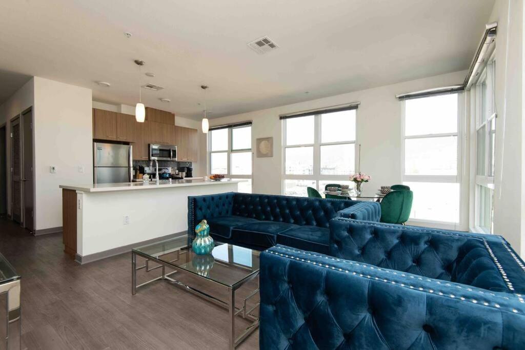 Centrally Located Apartments With Free Parking Глендейл Экстерьер фото