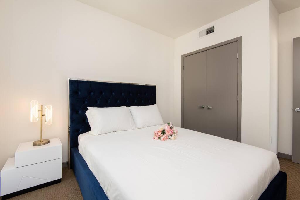 Centrally Located Apartments With Free Parking Глендейл Экстерьер фото