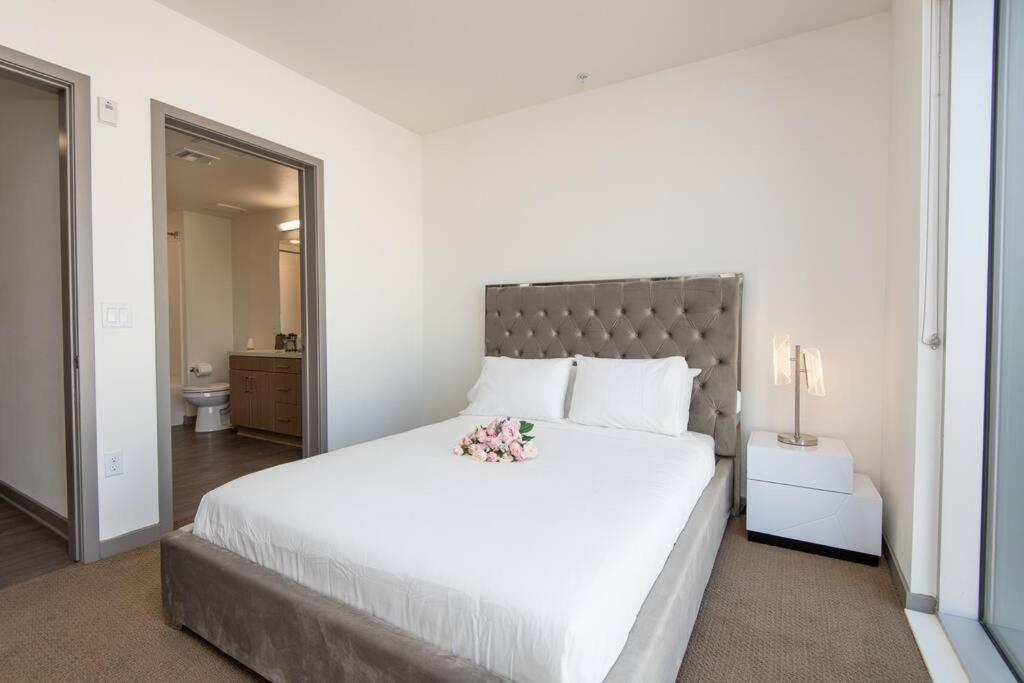 Centrally Located Apartments With Free Parking Глендейл Экстерьер фото