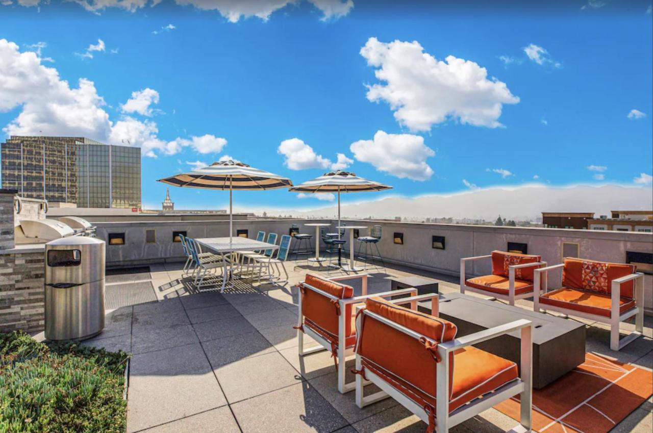 Centrally Located Apartments With Free Parking Глендейл Экстерьер фото